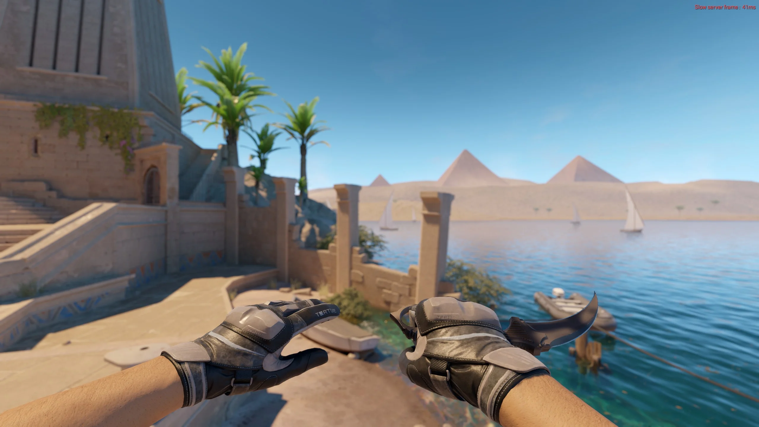 ★ Moto Gloves | Smoke Out - CS2 skin screenshot 1