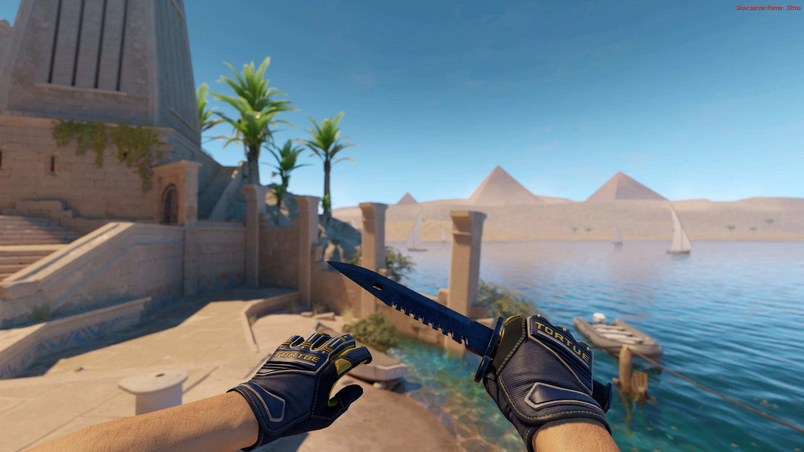 ★ Specialist Gloves | Field Agent - CS2 skin screenshot 3