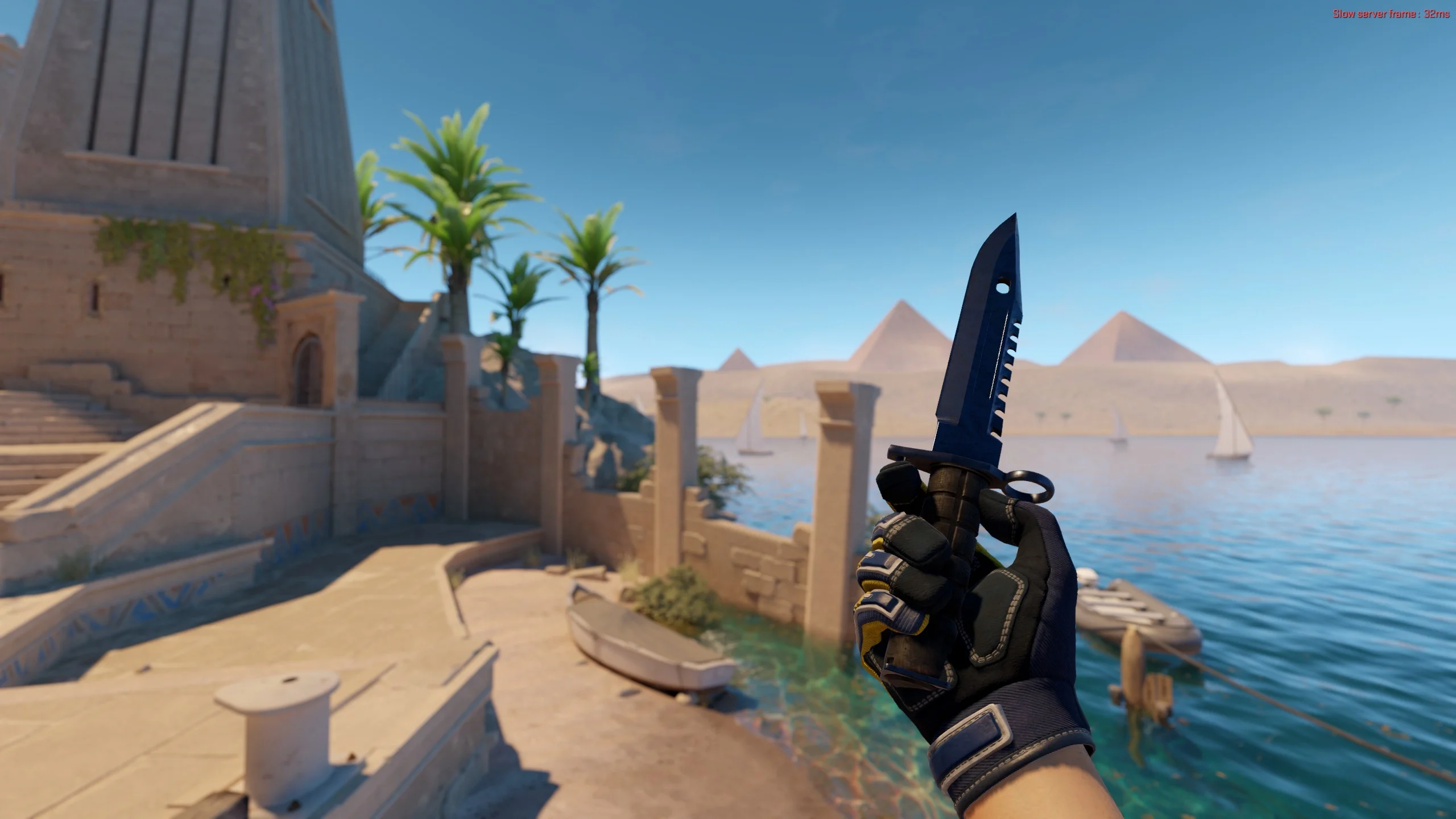 ★ Specialist Gloves | Field Agent - CS2 skin screenshot 4