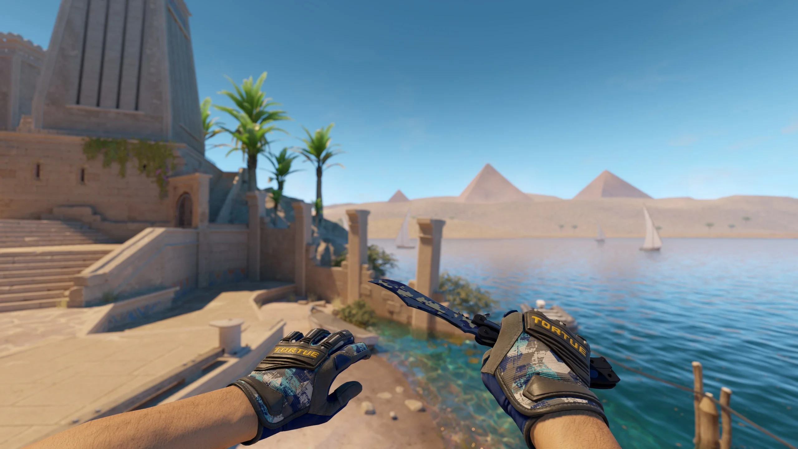 ★ Specialist Gloves | Mogul - CS2 skin screenshot 1