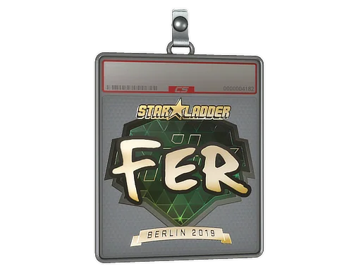 Klistermärkesfodral | fer (Guld) | Berlin 2019